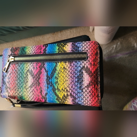 Rainbow snake print wallet. Never used - Picture 2 of 10
